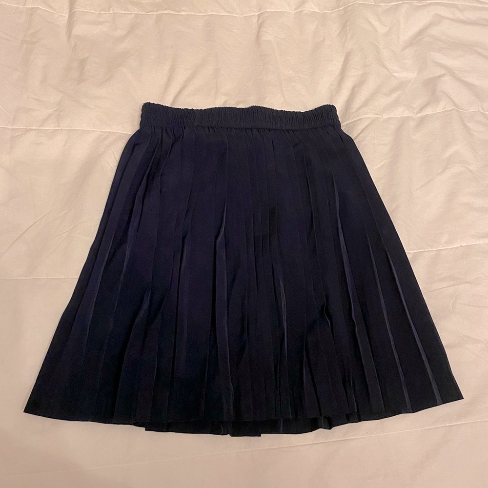 Navy blue women’s medium accordion skirt